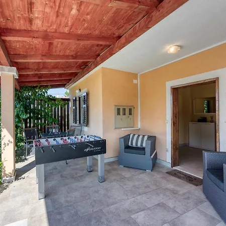 Coastal Paradise With Pool Hotel Sveti Filip i Jakov